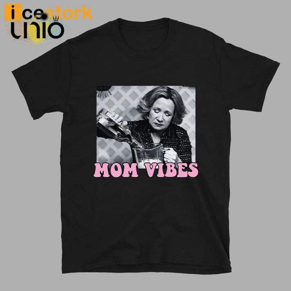 Kitty Foreman Mom Vibes T-Shirt