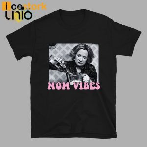 Kitty Foreman Mom Vibes T-Shirt